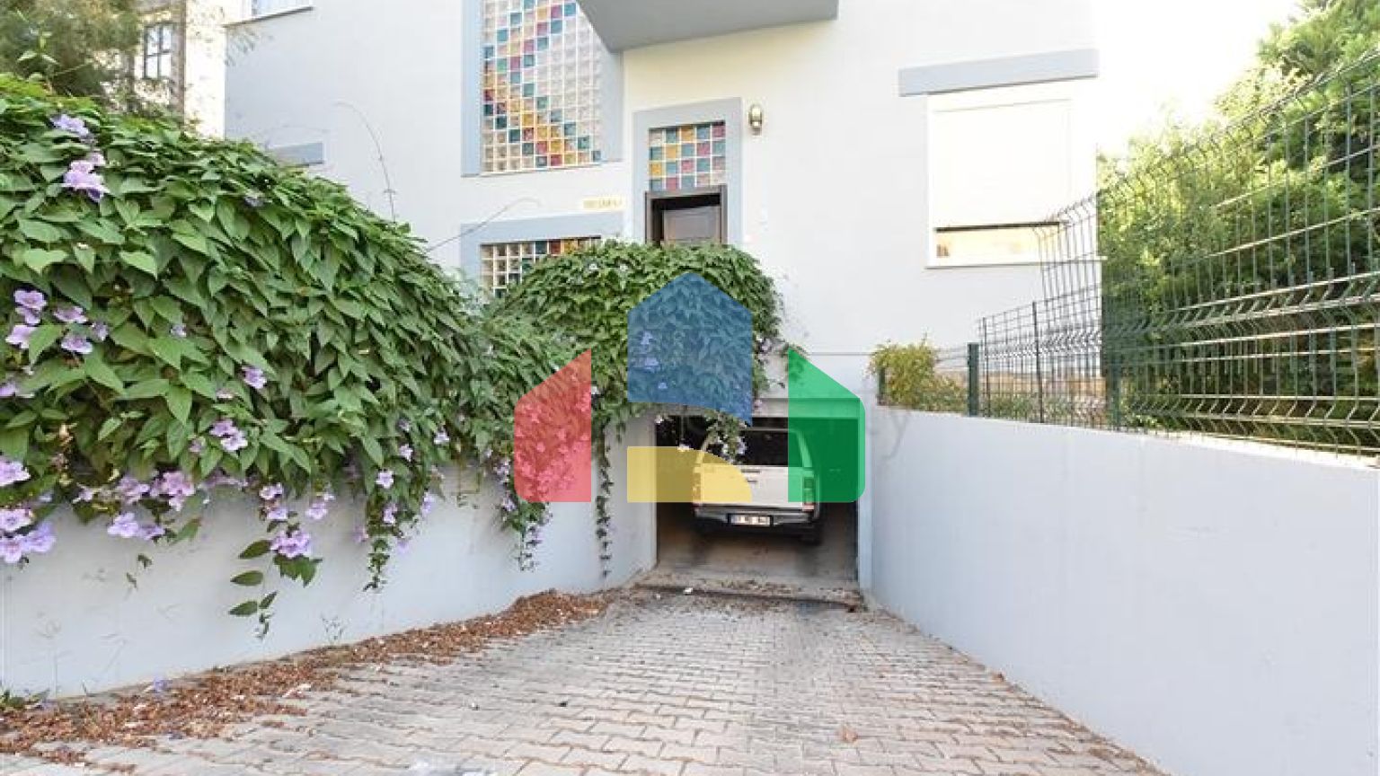 Вилла планировкой 6+1 с отдельной кухней в районе Кестель