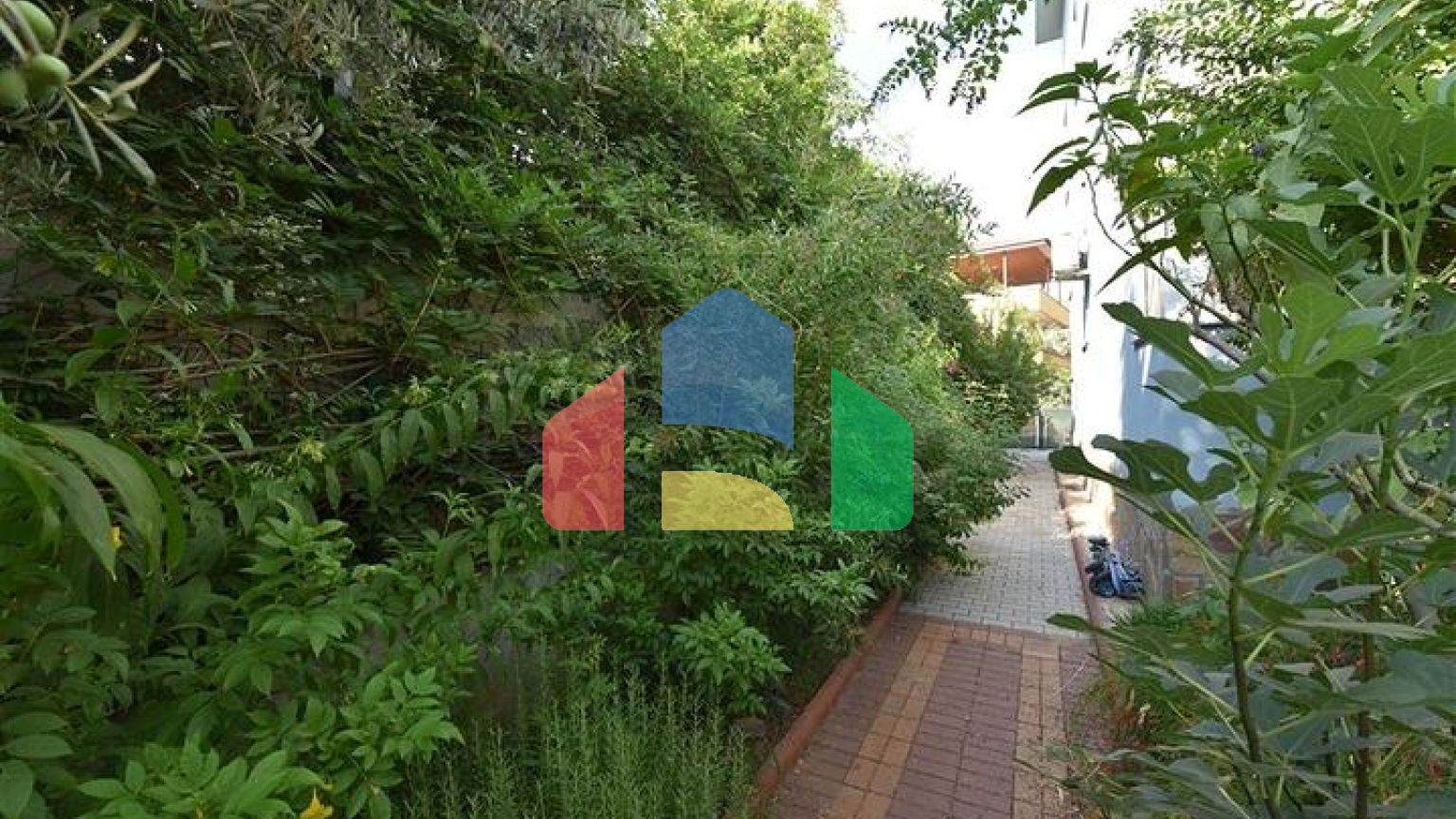 Вилла планировкой 6+1 с отдельной кухней в районе Кестель