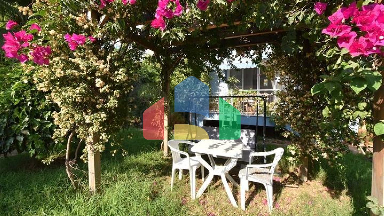 Вилла планировкой 6+1 с отдельной кухней в районе Кестель