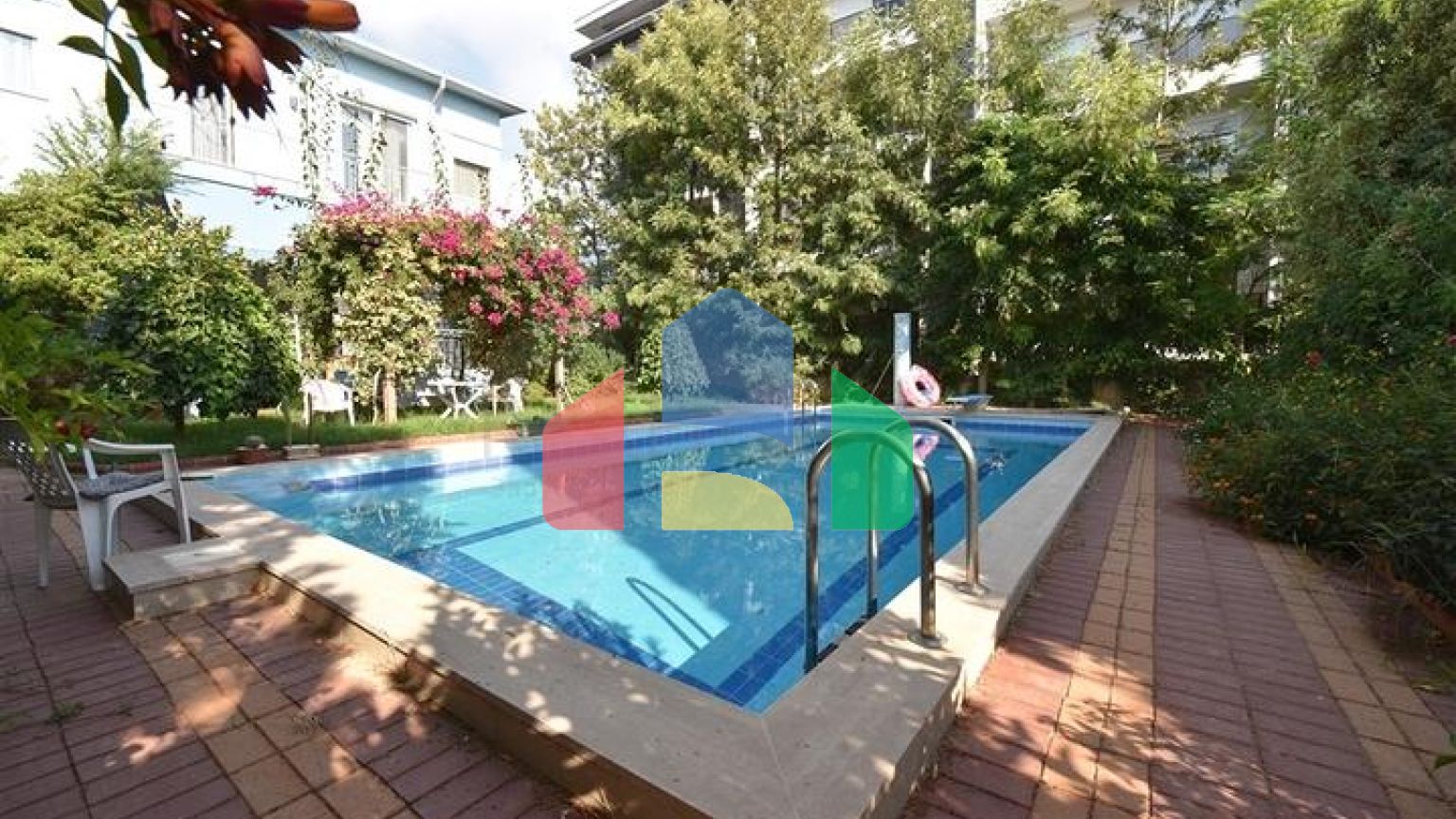 Вилла планировкой 6+1 с отдельной кухней в районе Кестель