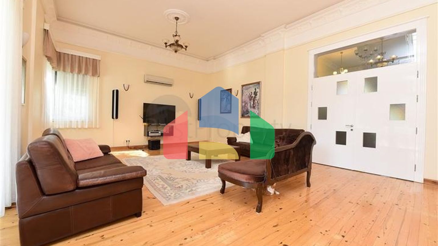 Вилла планировкой 6+1 с отдельной кухней в районе Кестель