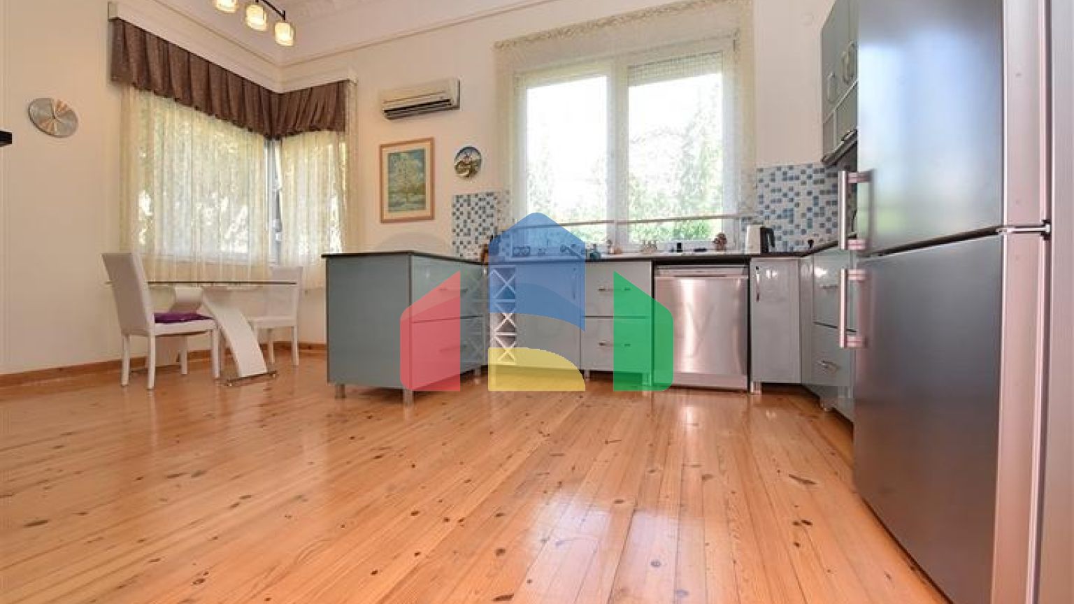 Вилла планировкой 6+1 с отдельной кухней в районе Кестель