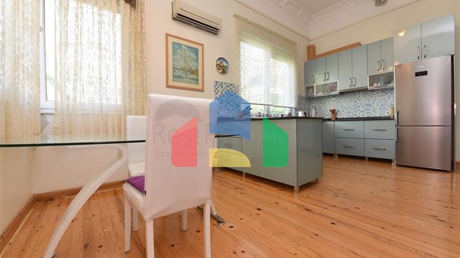 Вилла планировкой 6+1 с отдельной кухней в районе Кестель