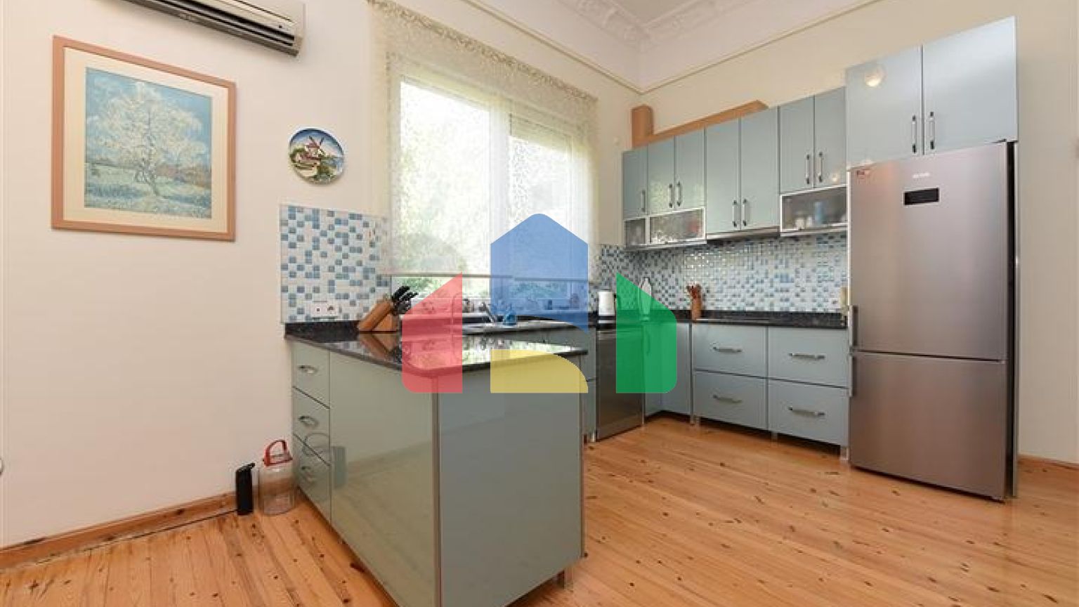 Вилла планировкой 6+1 с отдельной кухней в районе Кестель