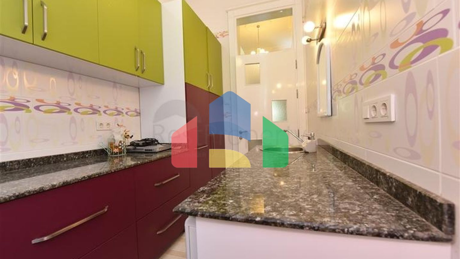 Вилла планировкой 6+1 с отдельной кухней в районе Кестель