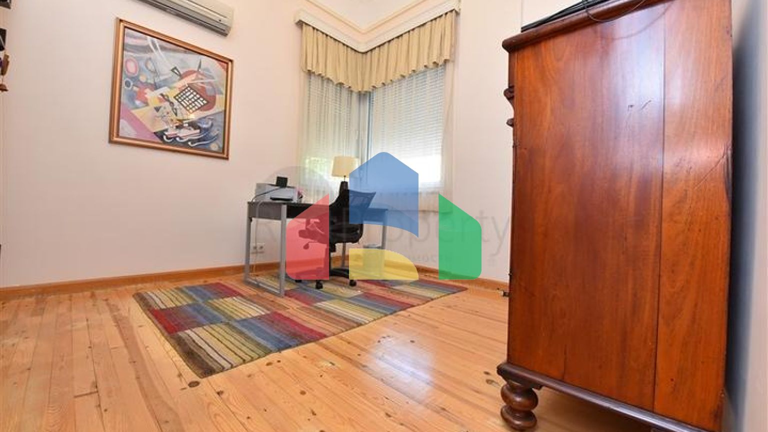 Вилла планировкой 6+1 с отдельной кухней в районе Кестель