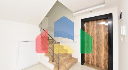 Двухуровневая квартира 4+1 в Кестель Двухуровневая квартира 4+1 в Кестель