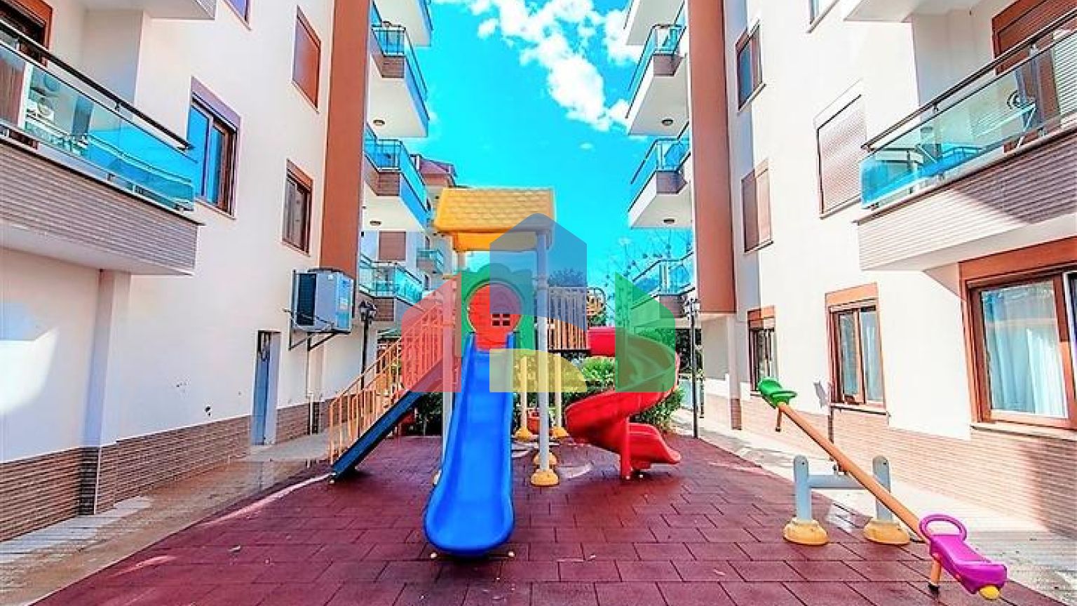 Двухуровневая квартира 4+1 в Кестель