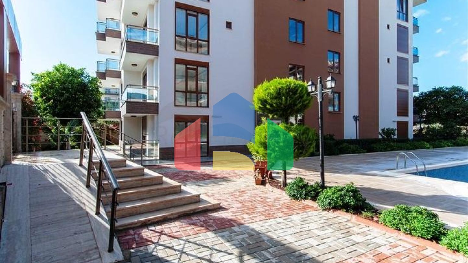 Двухуровневая квартира 4+1 в Кестель