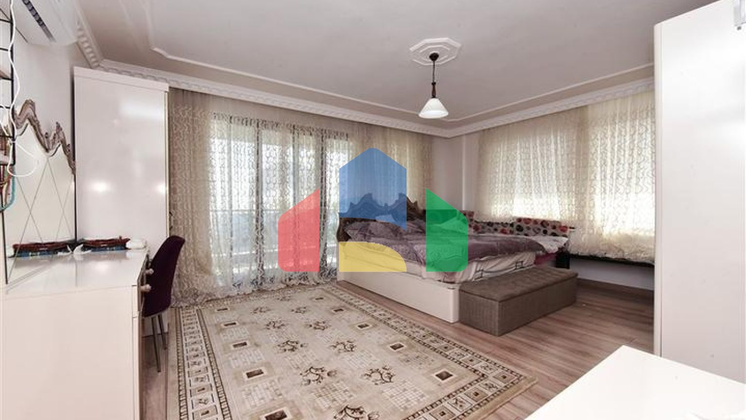 Просторная вилла 11+2 с частным участком и панорамным видом на море