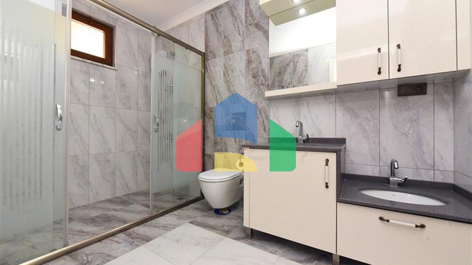 Просторная вилла 11+2 с частным участком и панорамным видом на море