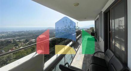 Просторная вилла 11+2 с частным участком и панорамным видом на море