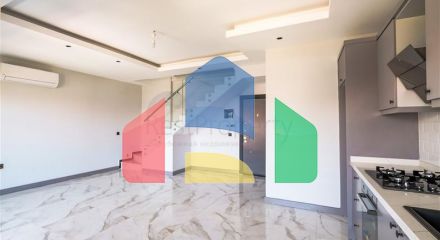 Пентхаус у моря с просторными террасами и панорамными видами