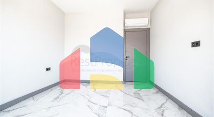 Пентхаус у моря с просторными террасами и панорамными видами Пентхаус у моря с просторными террасами и панорамными видами