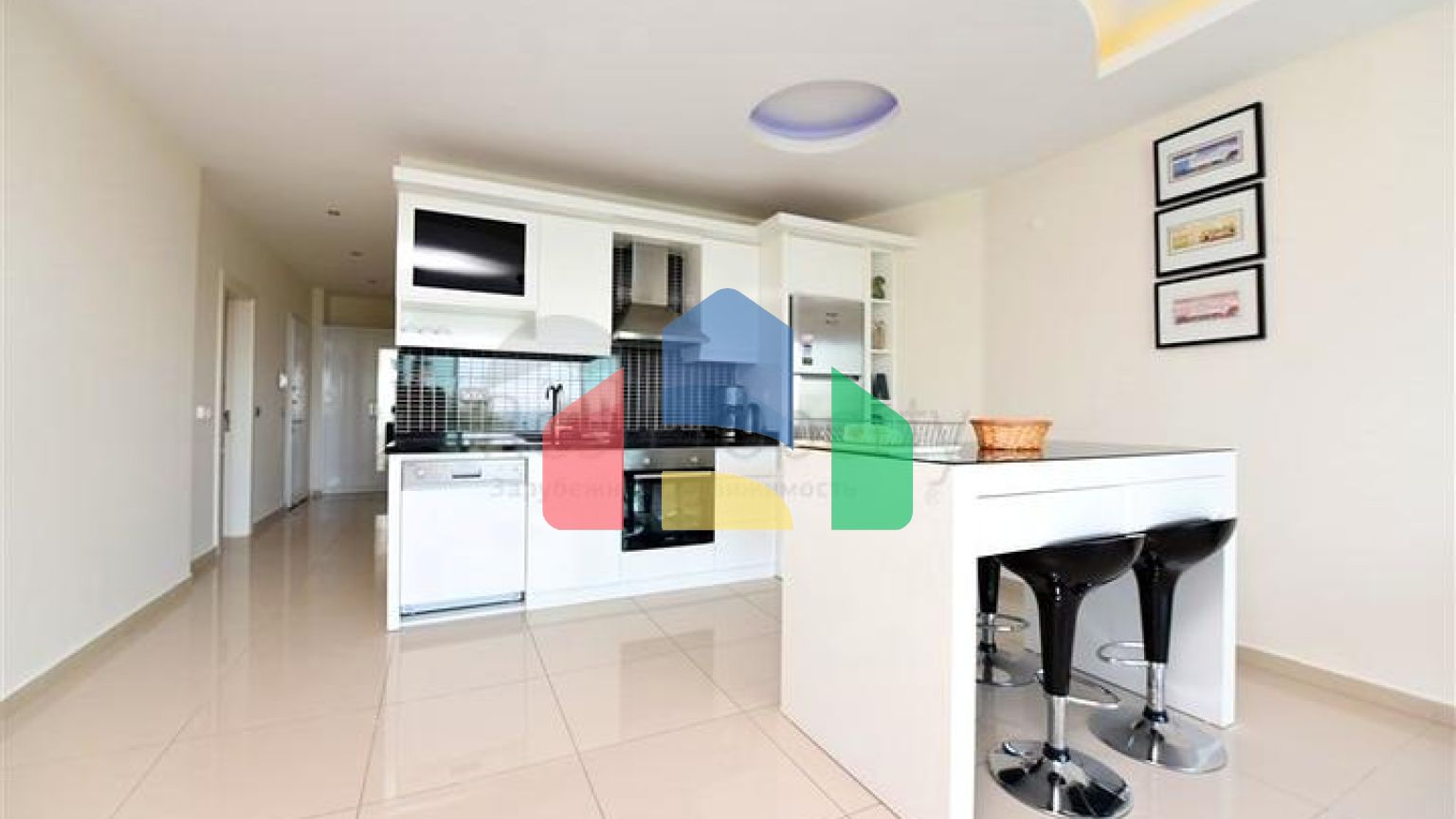 Просторная двухкомнатная квартира в 50 м от моря