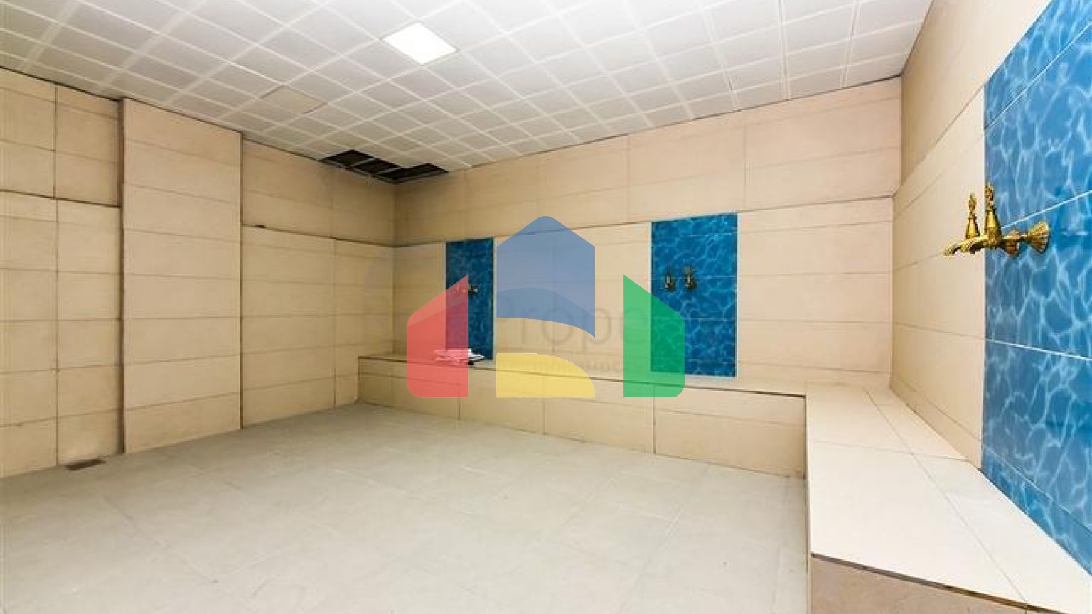 Світла двокімнатна квартира з видом гори і море