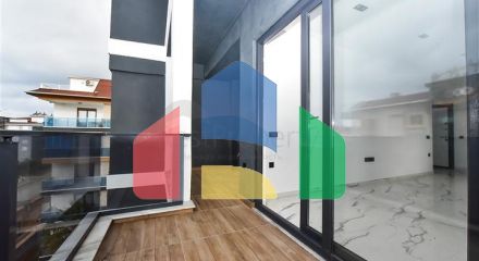 Светлая двухкомнатная квартира с видом горы и море