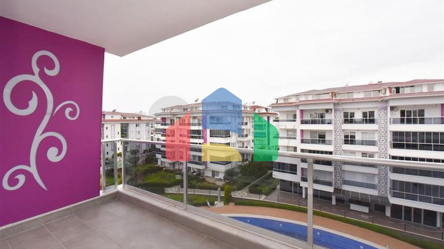 Просторий пентхаус 3 + 1 в районі Кестель