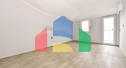 Просторий пентхаус 3 + 1 в районі Кестель