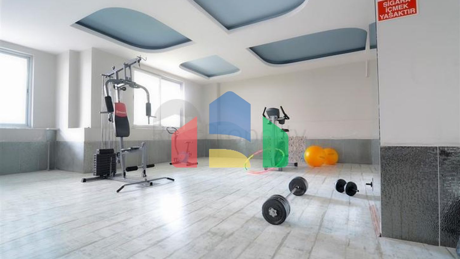 Просторий пентхаус 3 + 1 в районі Кестель