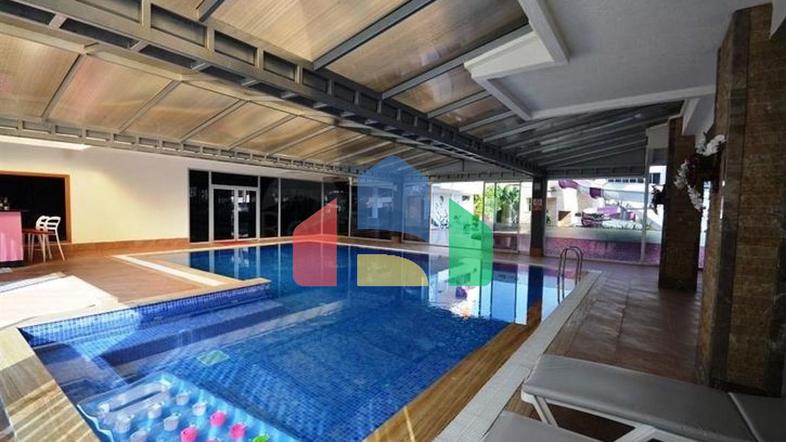 Просторий пентхаус 3 + 1 в районі Кестель