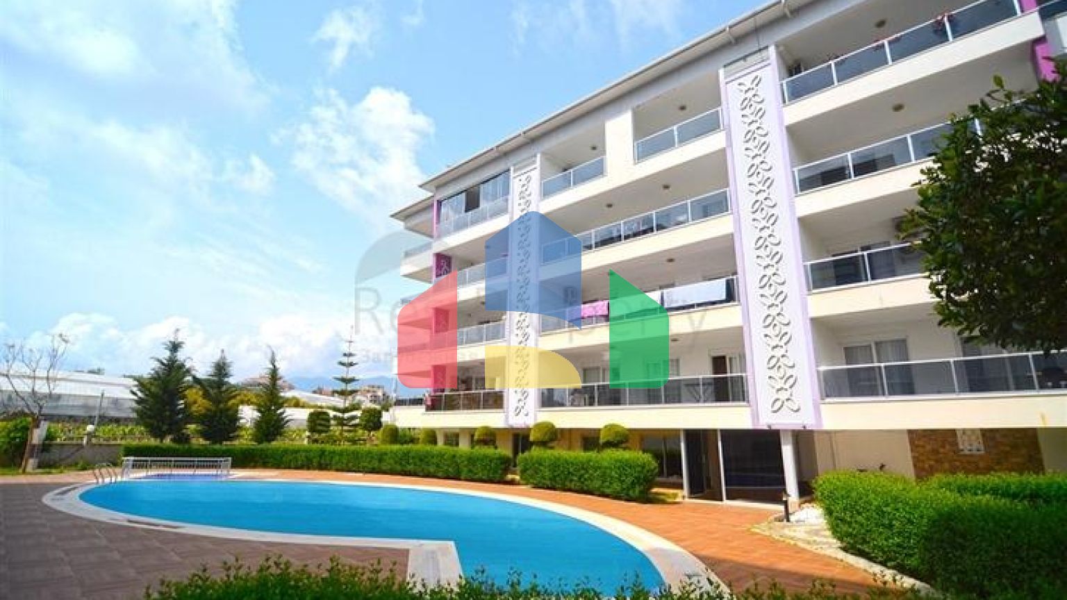 Просторий пентхаус 3 + 1 в районі Кестель