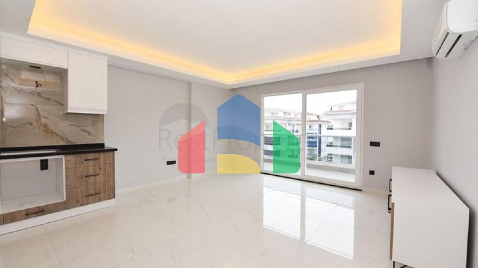 Просторий пентхаус 3 + 1 в районі Кестель