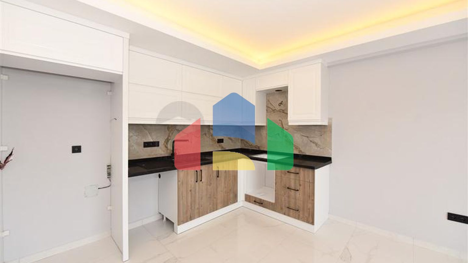 Просторий пентхаус 3 + 1 в районі Кестель