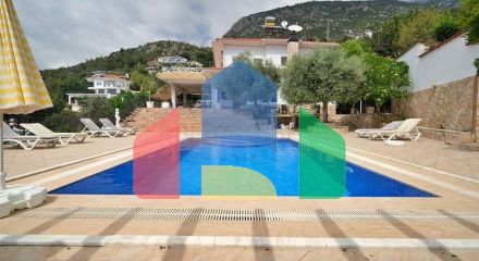 Private villa surrounded by nature in Kestel area