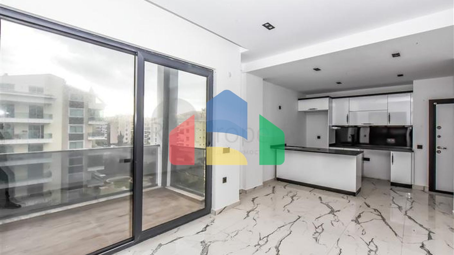 Квартира плануванням 1 + 1 в 100м від Середземного моря в районі Кестель