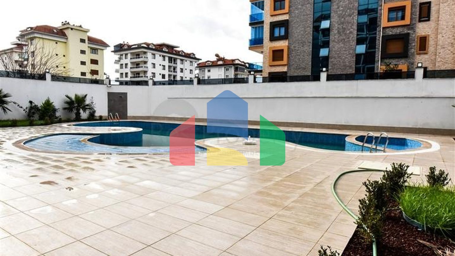 Квартира плануванням 1 + 1 в 100м від Середземного моря в районі Кестель