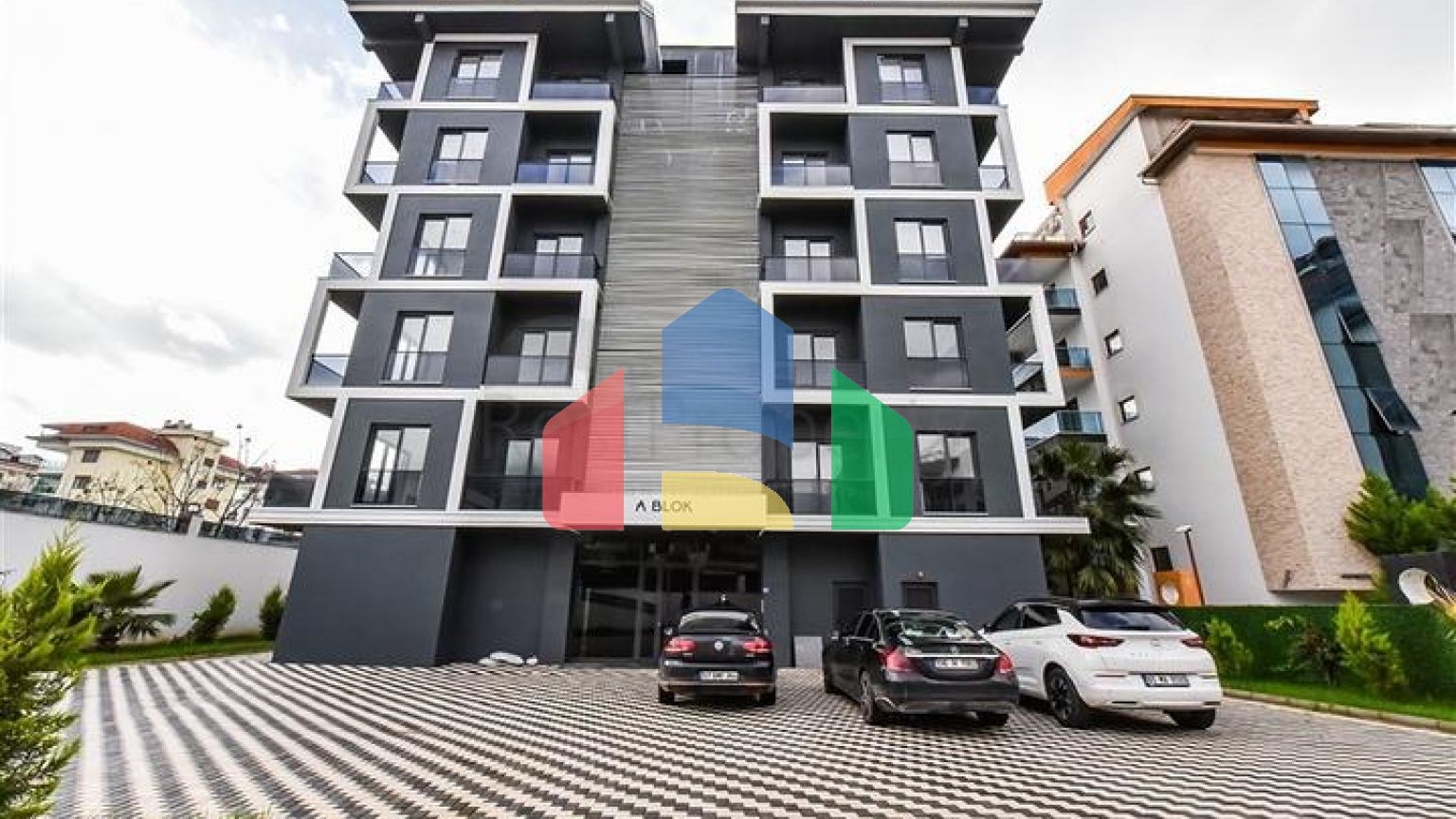 Квартира плануванням 1 + 1 в 100м від Середземного моря в районі Кестель