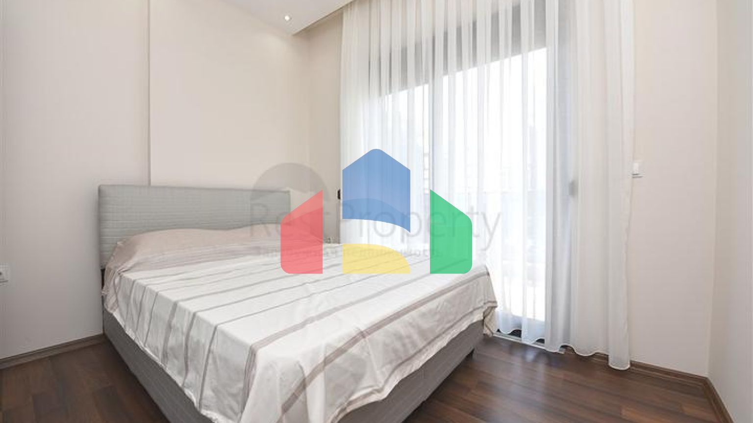 Двокімнатна квартира в новому будинку в 250 метрах від Середземного моря