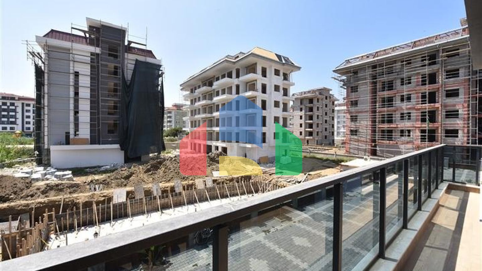 Двокімнатна квартира в новому будинку в 250 метрах від Середземного моря