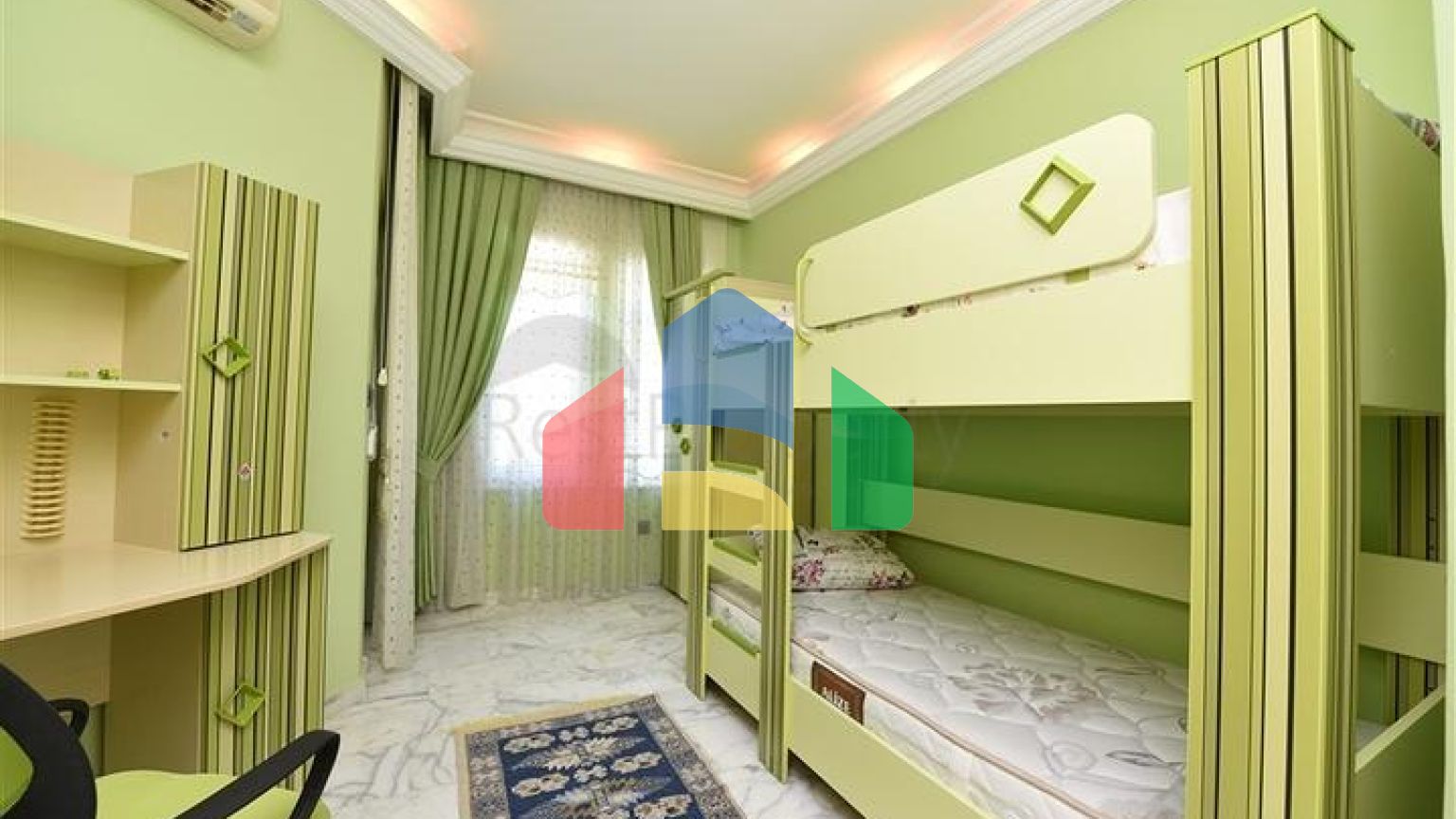 Просторная вилла 7+1 в районе Кестель