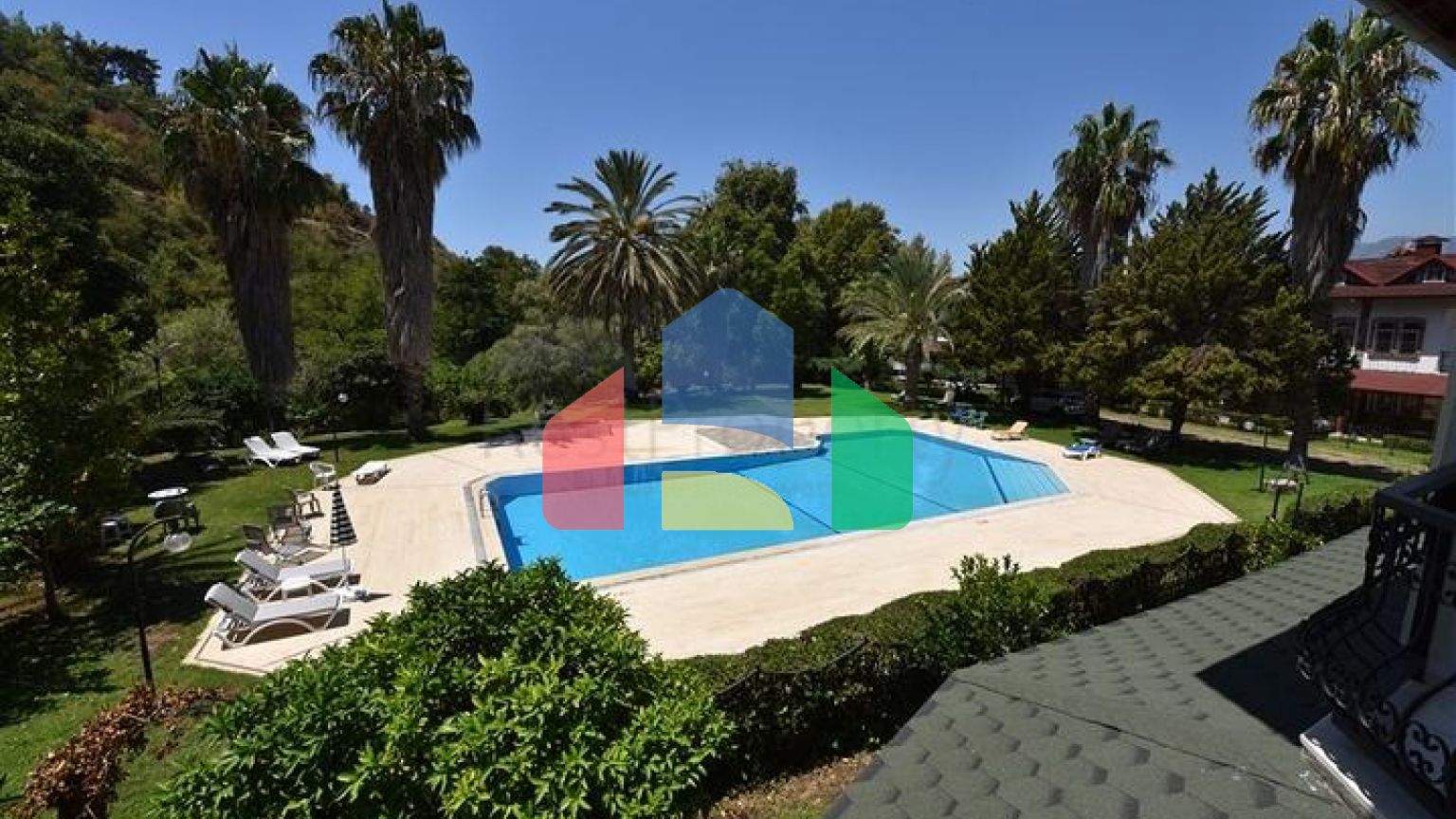 Просторная вилла 7+1 в районе Кестель