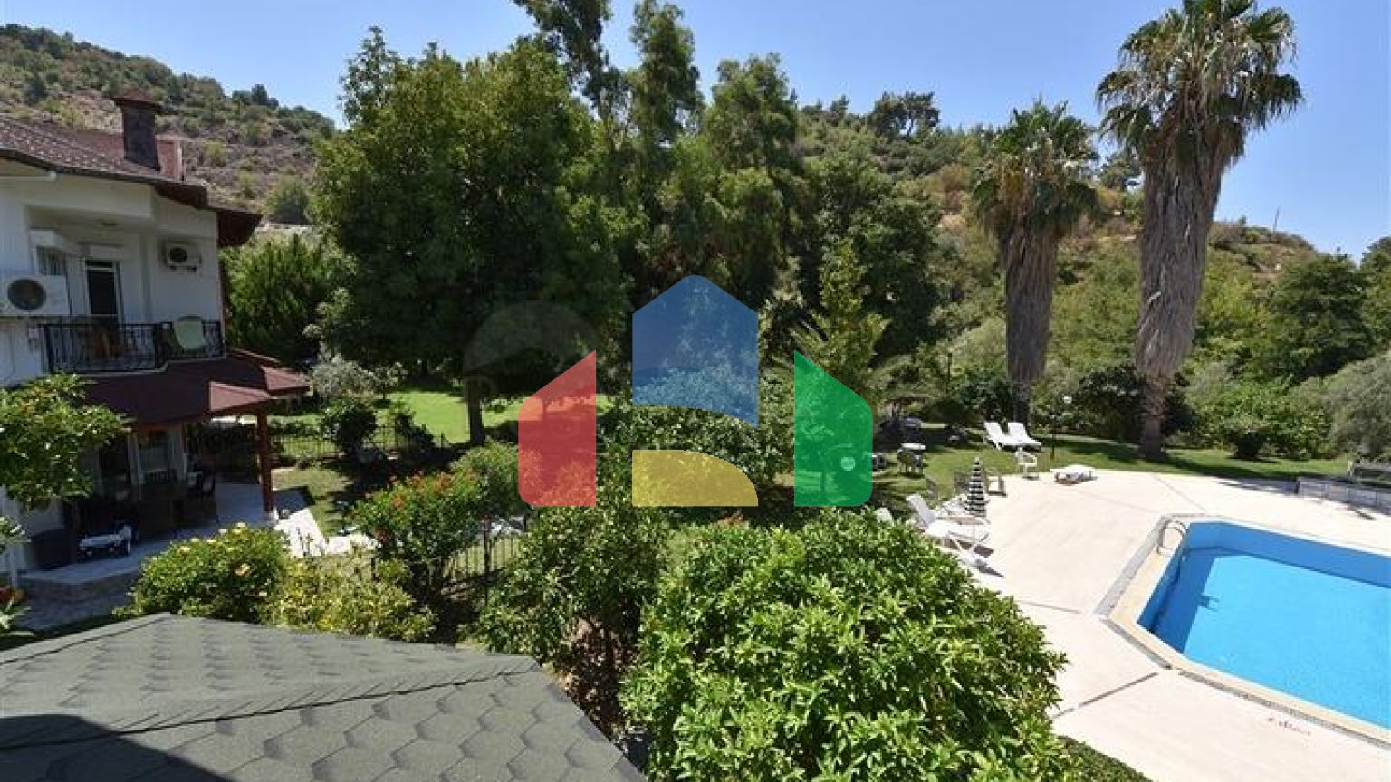 Просторная вилла 7+1 в районе Кестель