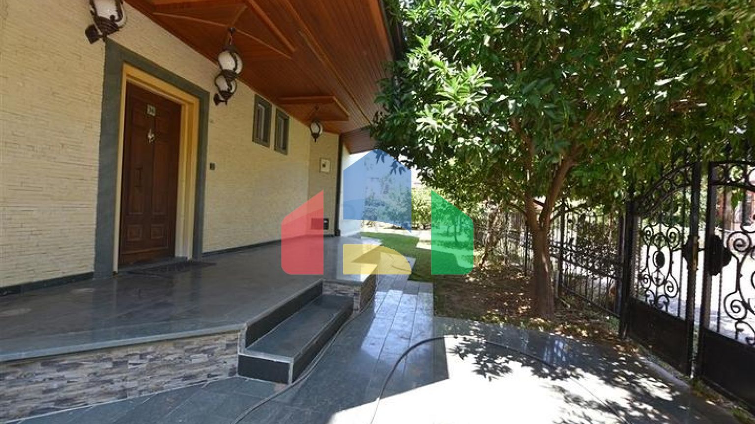 Просторная вилла 7+1 в районе Кестель