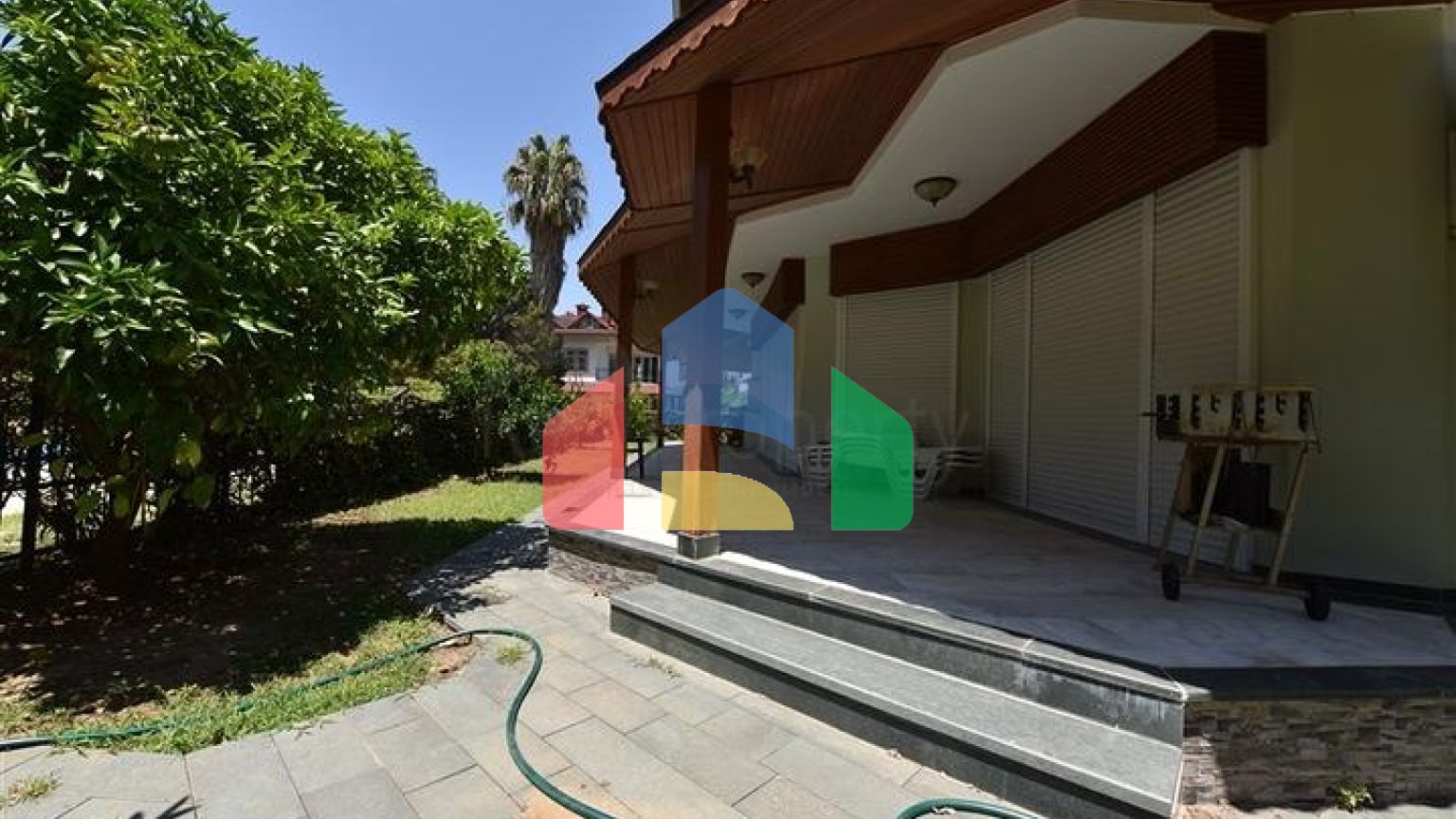 Просторная вилла 7+1 в районе Кестель