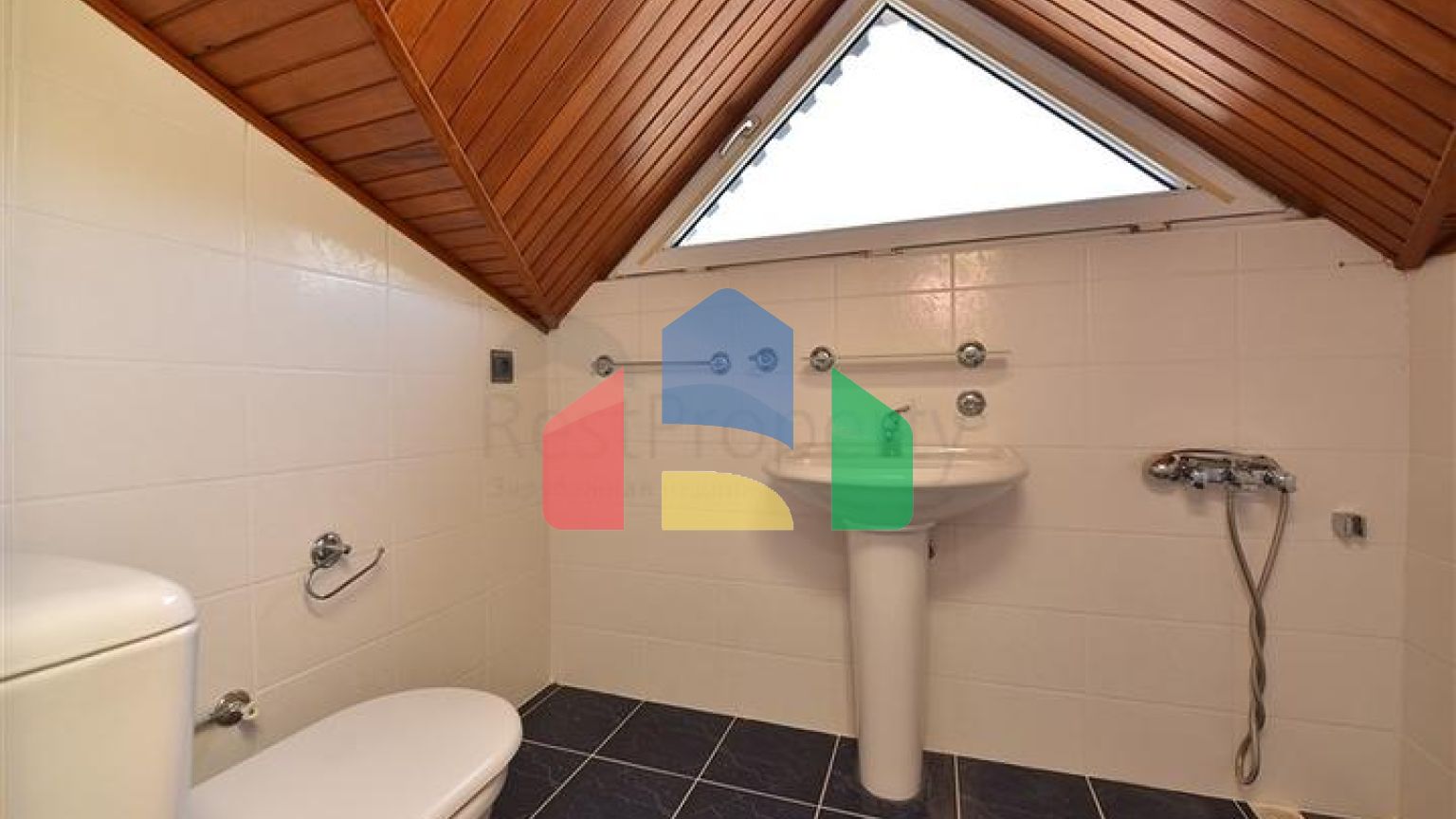 Просторная вилла 7+1 в районе Кестель