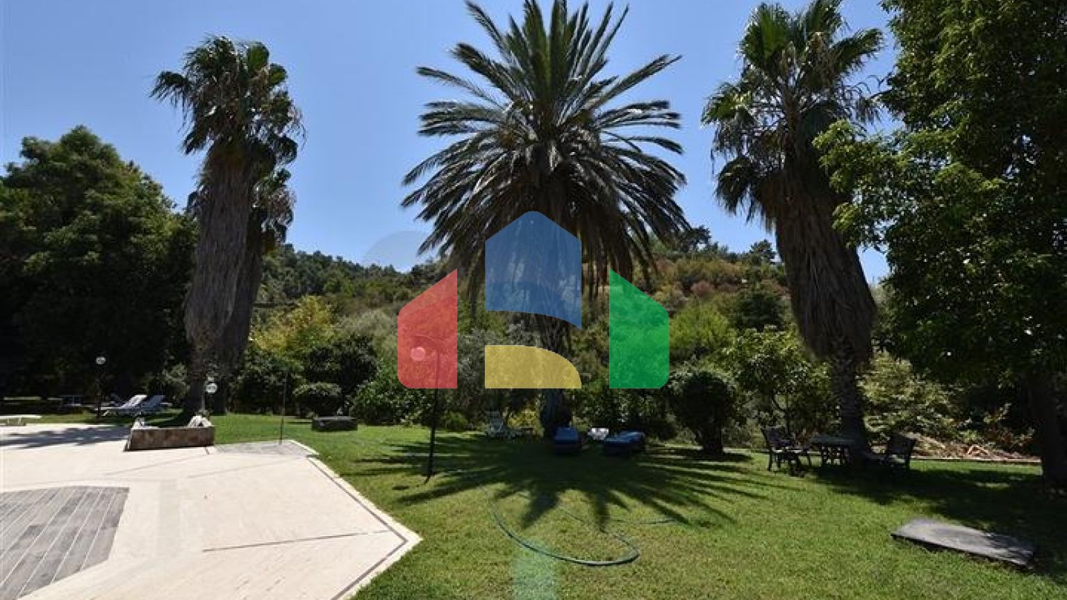 Просторная вилла 7+1 в районе Кестель