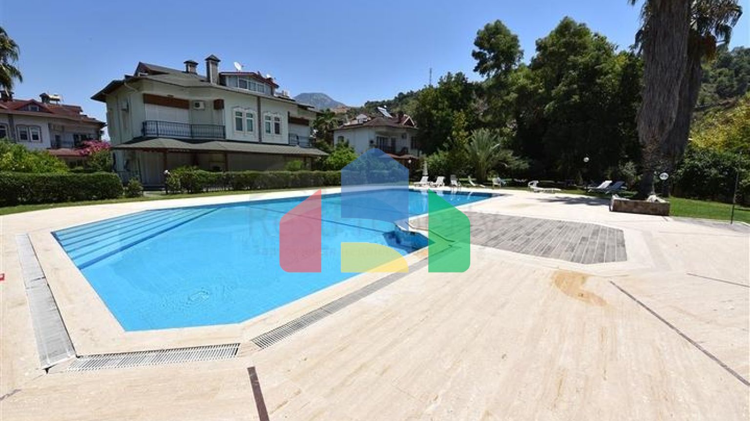 Просторная вилла 7+1 в районе Кестель