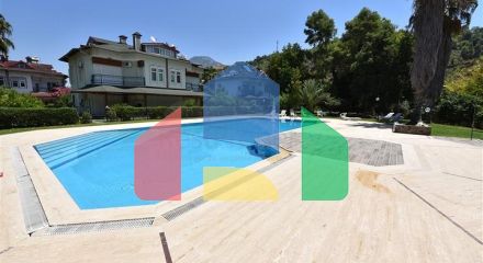 Просторная вилла 7+1 в районе Кестель Просторная вилла 7+1 в районе Кестель