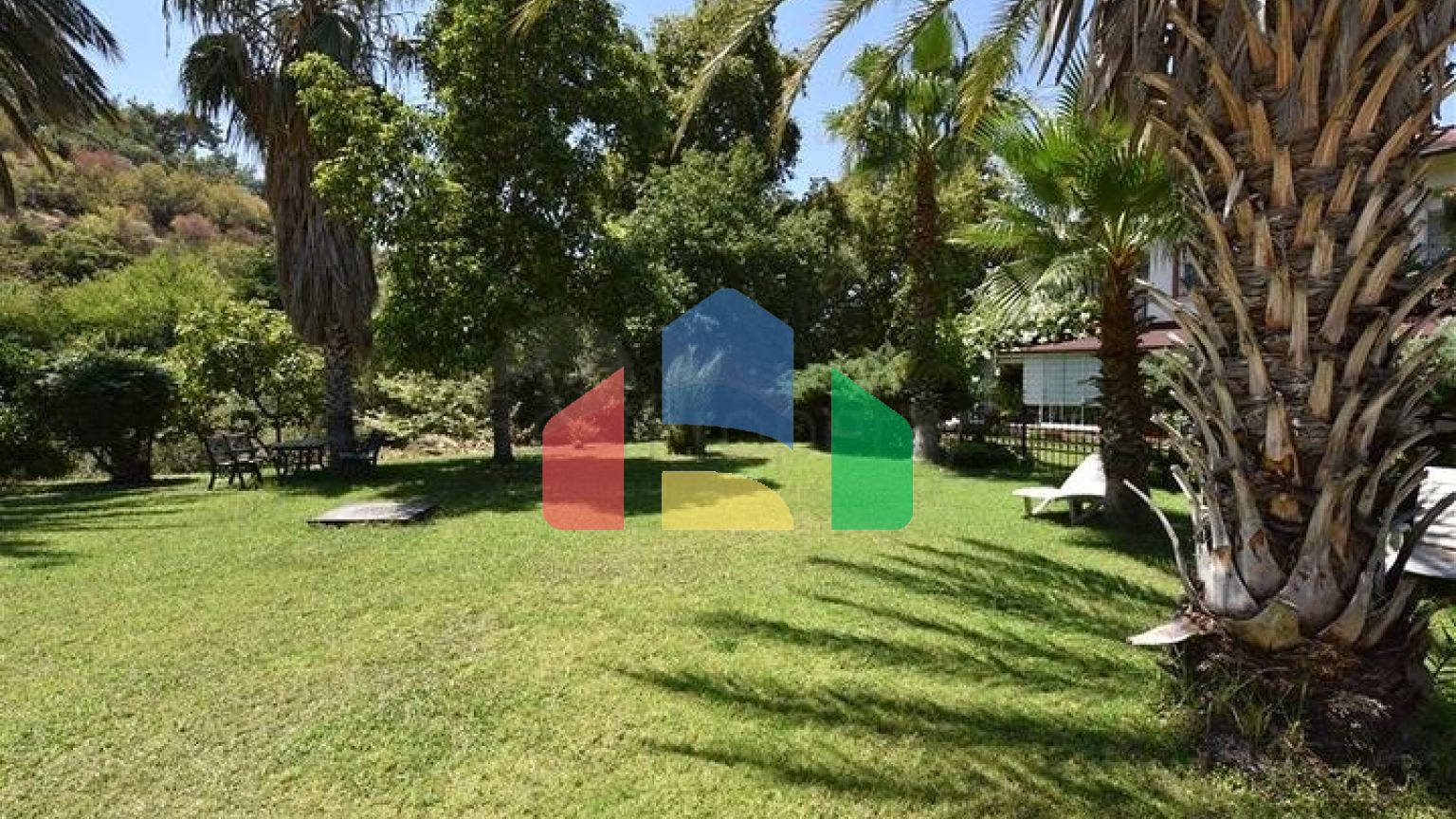 Просторная вилла 7+1 в районе Кестель