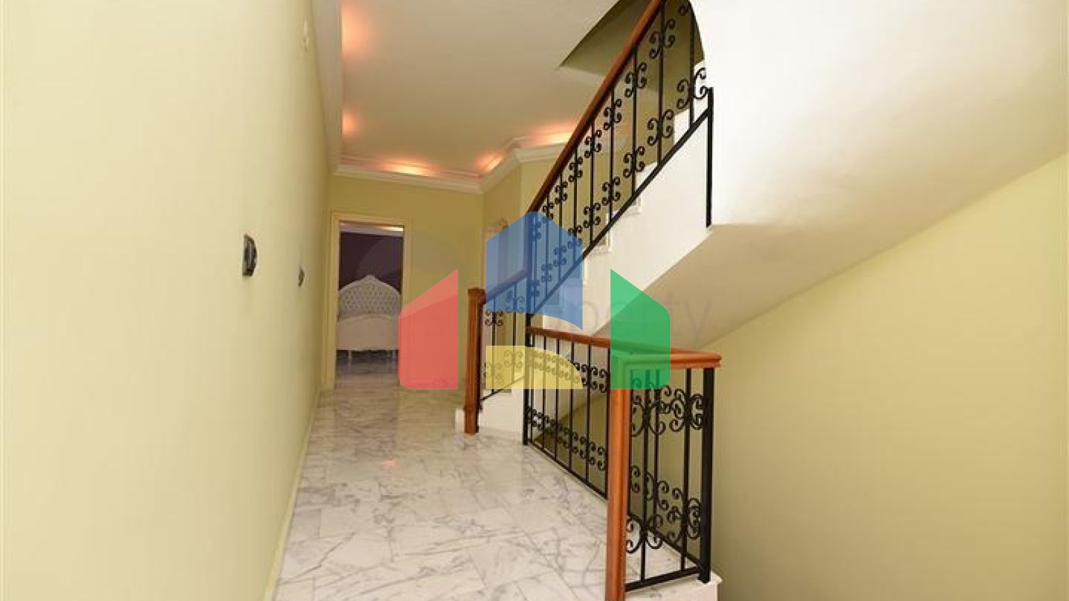 Просторная вилла 7+1 в районе Кестель