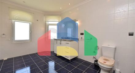 Просторная вилла 7+1 в районе Кестель Просторная вилла 7+1 в районе Кестель