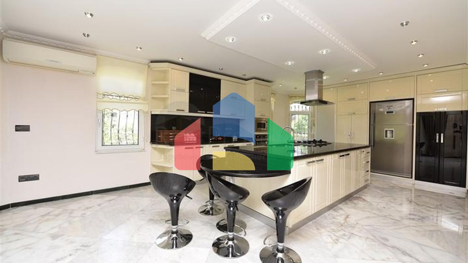 Просторная вилла 7+1 в районе Кестель