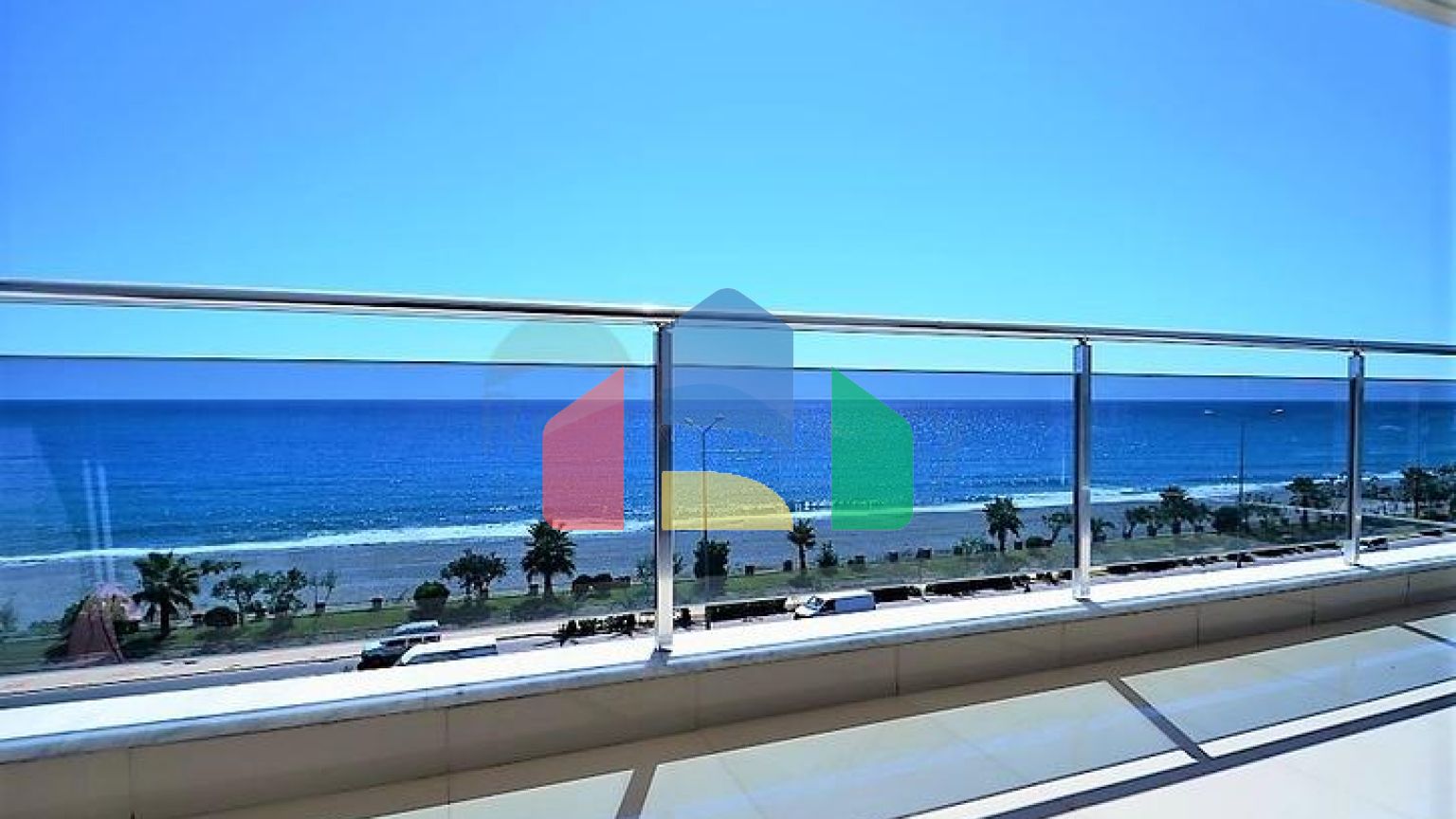Большой светлый пентхаус с видом на Средиземное море