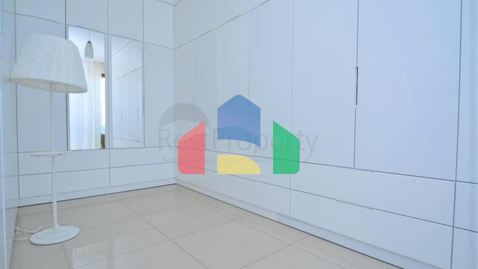 Большой светлый пентхаус с видом на Средиземное море