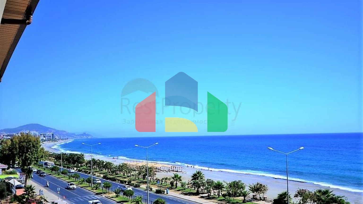 Большой светлый пентхаус с видом на Средиземное море